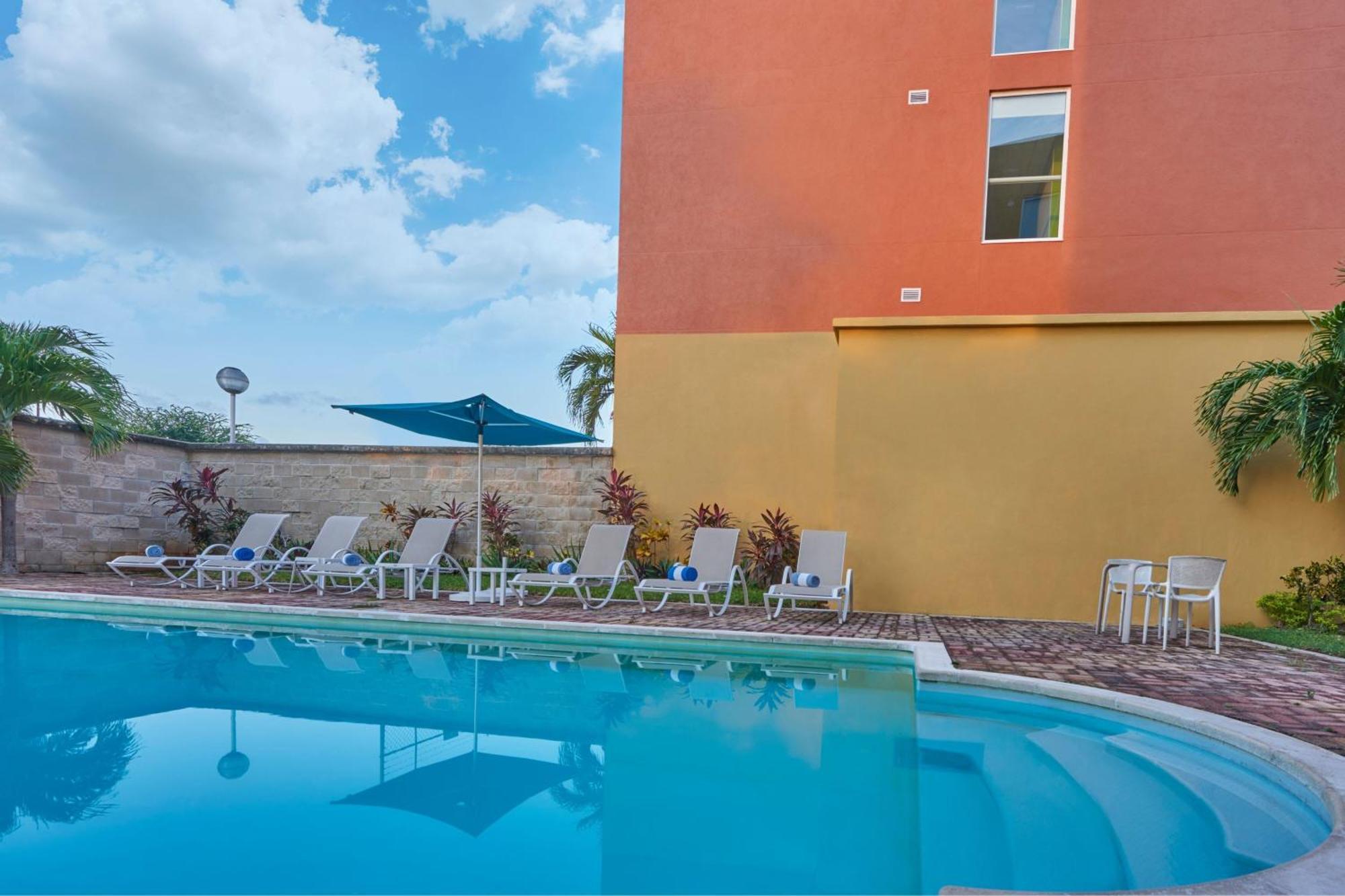 City Express Junior By Marriott Cancún Eksteriør billede