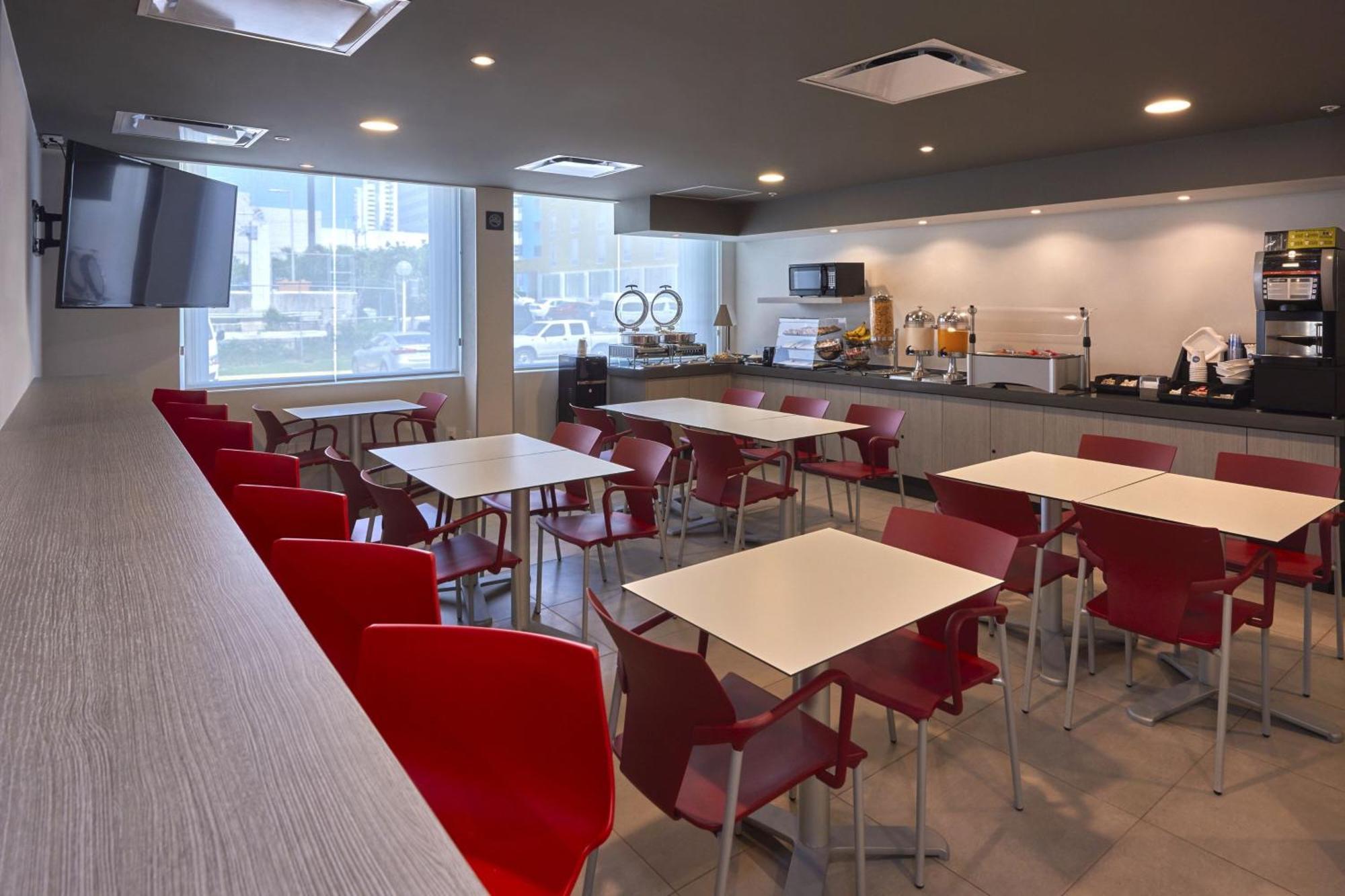 City Express Junior By Marriott Cancún Eksteriør billede
