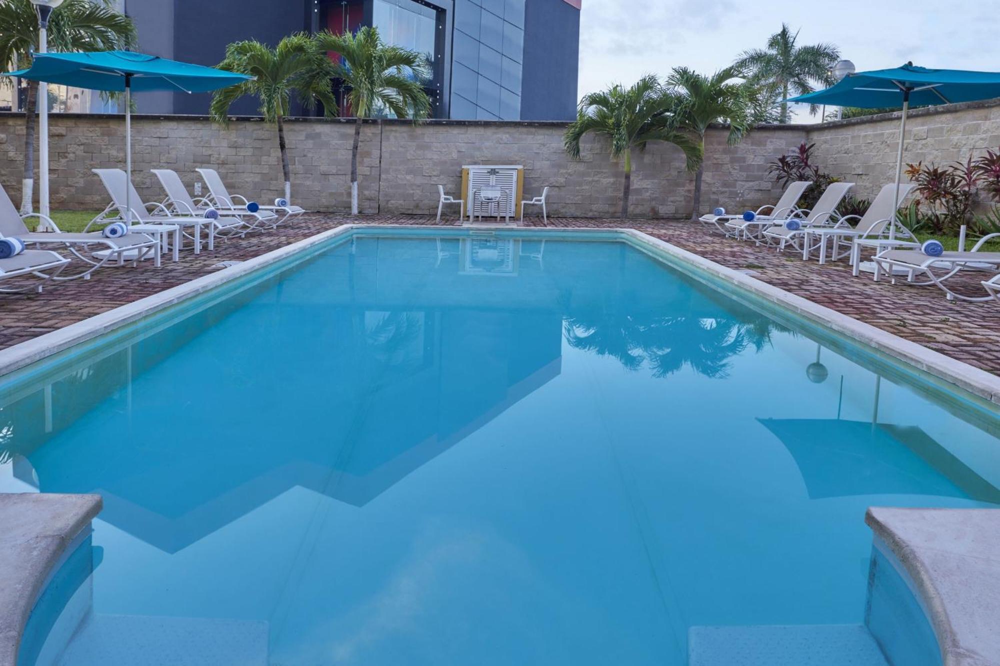 City Express Junior By Marriott Cancún Eksteriør billede