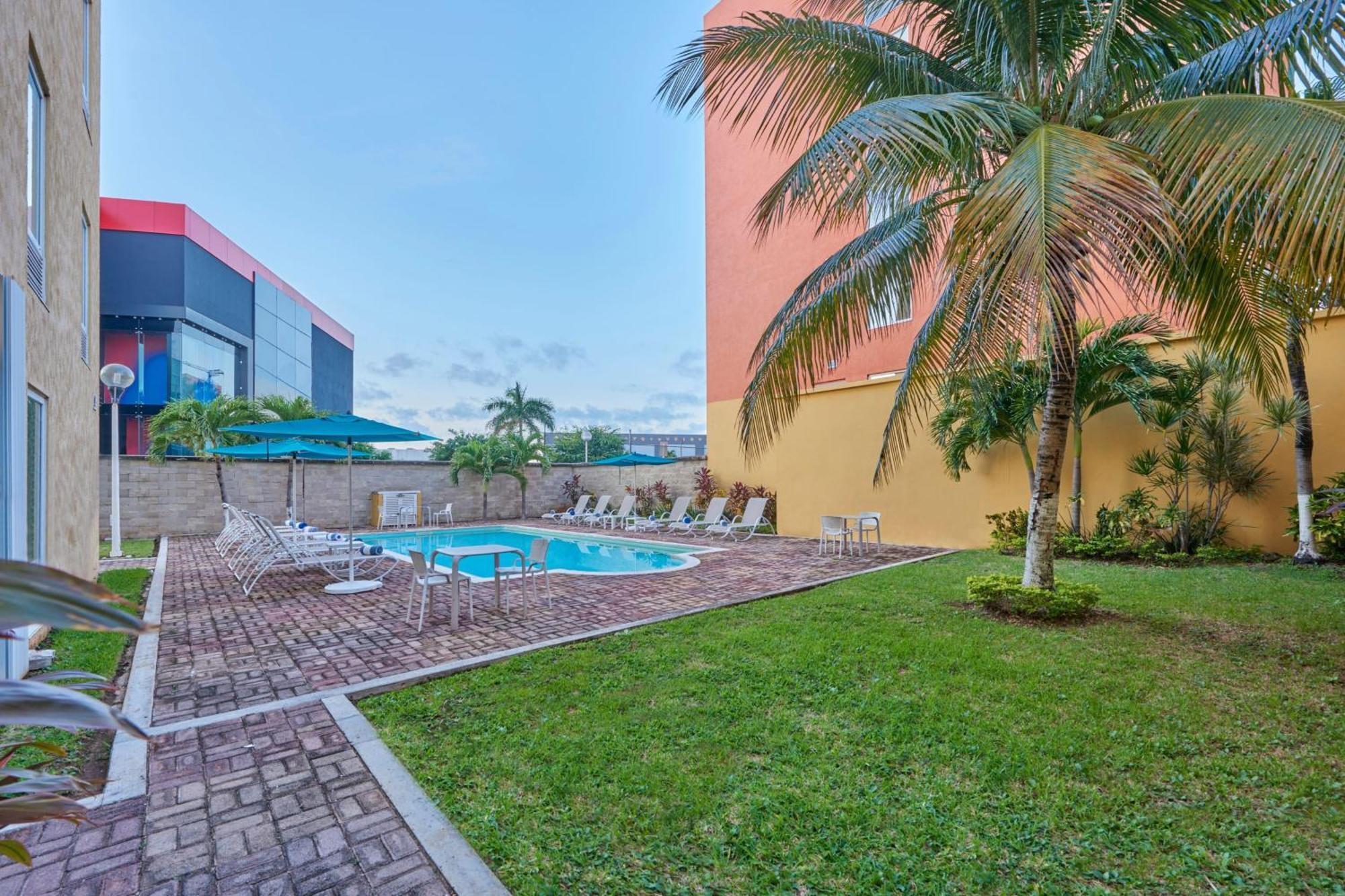 City Express Junior By Marriott Cancún Eksteriør billede